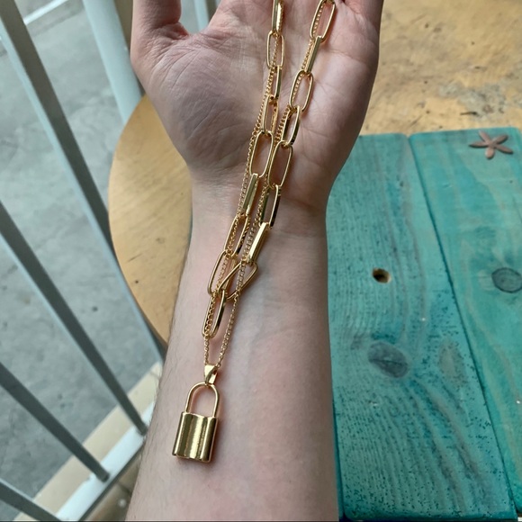 NWOT Double Chain Exaggerated Gold Color Lock Necklace - Picture 5 of 8